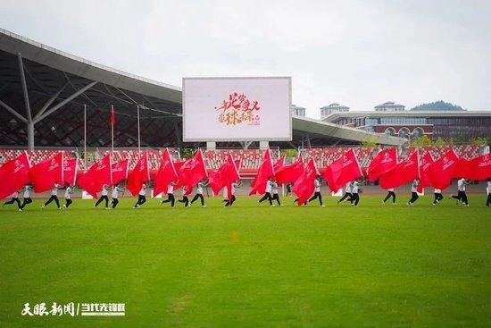 富贵喧哗的年夜城市东京，四个春秋在三十岁上下的女性正履历着人生各种演变。武田圣子（麻生久美子 饰）方才荣升公司主管，劲头实足的她起首遭到男权意识极强的部属今井（要润 饰）的连番不放在眼里与搬弄，在这一进程中她疏忽了温顺持家的丈夫（上地雄辅 饰）的感触感染；顿时要三十岁的泷川由纪子（喷鼻里奈 饰）心中尽是童话般的空想，酷好小女孩服装的她被客户挖苦，而与男朋友（向井理 饰）的关系也仿佛到了该稳重斟酌的时刻；小坂容子（吉濑美智子 饰）肩负起培育新人和田慎太郎（林遣都 饰）的职责，可她却不自发地对这个小本身一轮的帅男孩动了心；独身妈妈平井孝子（板谷由夏 饰）与出轨的丈夫判断离婚，即便糊口再艰辛，也咬牙饰演起身为怙恃的两重脚色。女子本就糊口不容易，她们又若何能在这时候代的大水中找到进步的标的目的呢……